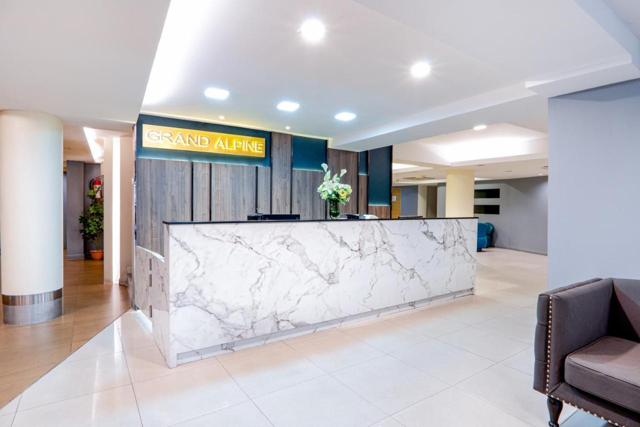 Grand Alpine Hotel Μπανγκόκ Εξωτερικό φωτογραφία