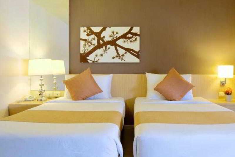 Grand Alpine Hotel Μπανγκόκ Εξωτερικό φωτογραφία